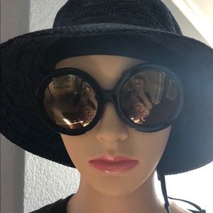 Jacki-O chunky frame w round oversize sunglasses
